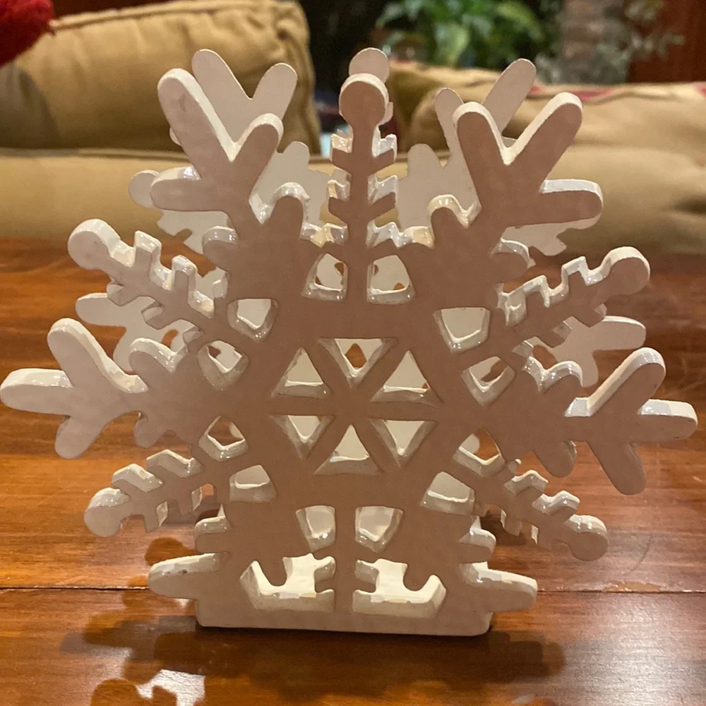NEW Crate&Barrel White Metal Snowflake Shaped Napkin Holder